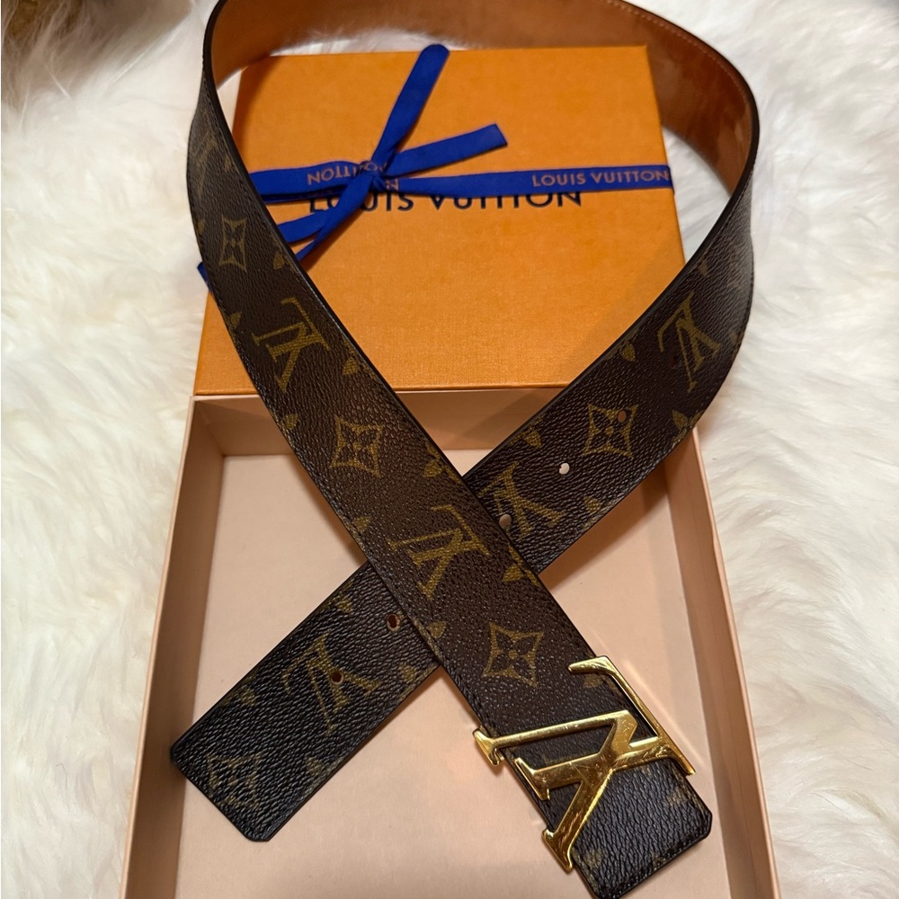 Authentic Louis  Vuitton Dark Brown Monogram Belt with Gold Buckle. Sz 80